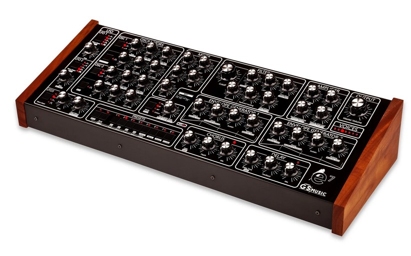 e7 Analog Polyphonic Synthesizer (black)